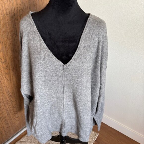 Auden Gray V Neck Long Sleeve Pullover Loungewear Sweater NWT 3X - Picture 1 of 6
